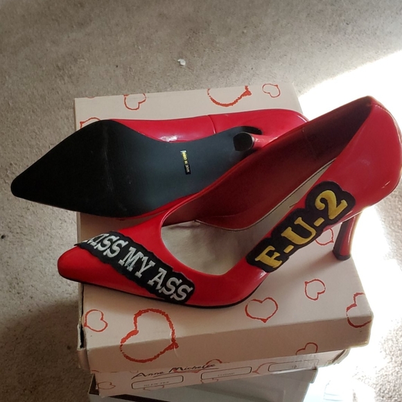 Anne 🎤 - Picture 3 of 3